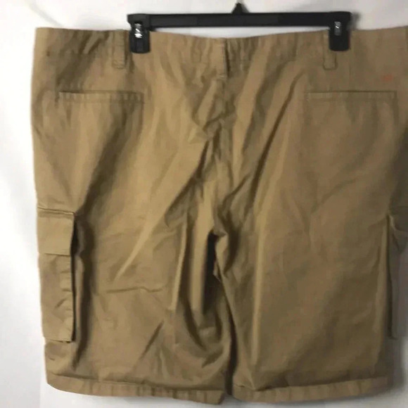 DOCKERS MENS SIZE 48 TAN CARGO SHORTS 100% COTTON. GOOD CLEAN CONDITION - Picture 5 of 10